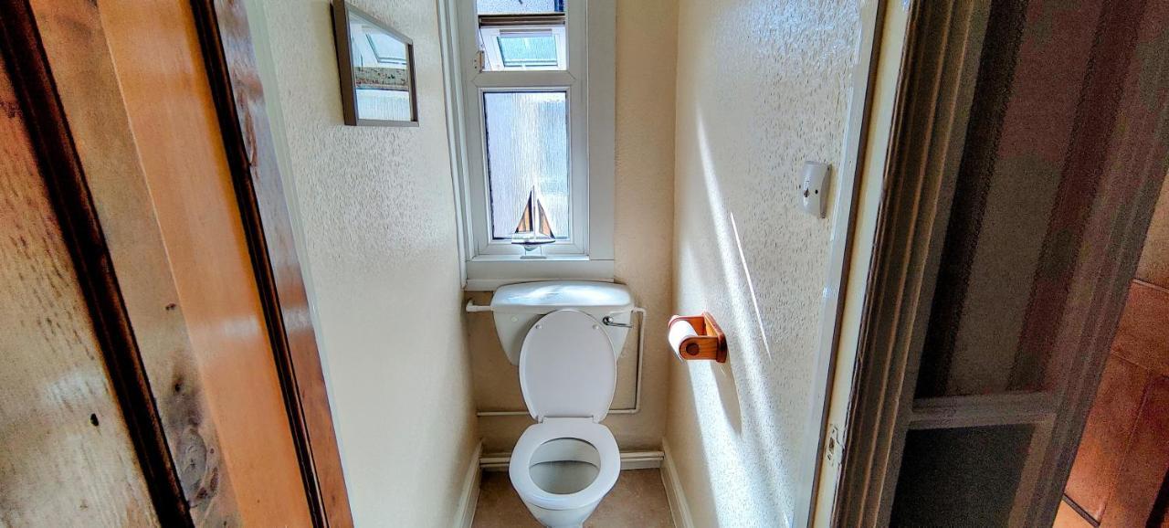 Rhubarb Terrace On The Coast - Sleeps 1-6 Villa Colwyn Bay Exterior foto